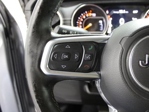 Used 2020 Jeep Gladiator Overland image 10