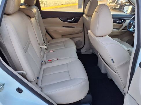 Used 2019 Nissan Rogue SL w/ Premium Package image 13