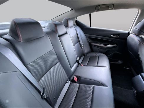 Used 2024 Nissan Altima 2.5 SR FWD image 19