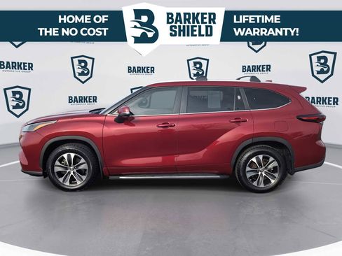 Used 2024 Toyota Highlander XLE FWD image 6