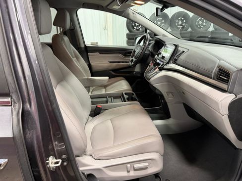 Used 2019 Honda Odyssey EX-L image 12