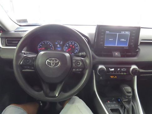 Used 2021 Toyota RAV4 LE FWD image 19