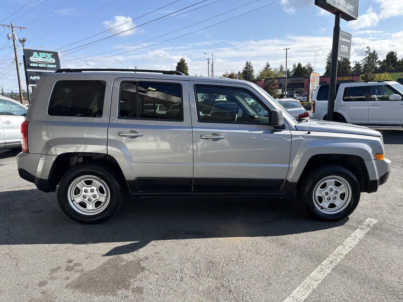 Used 2016 Jeep Patriot Sport w/ Power Value Group AWD/4WD image 10