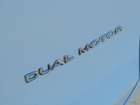 Used 2022 Tesla Model Y Long Range AWD/4WD image 9