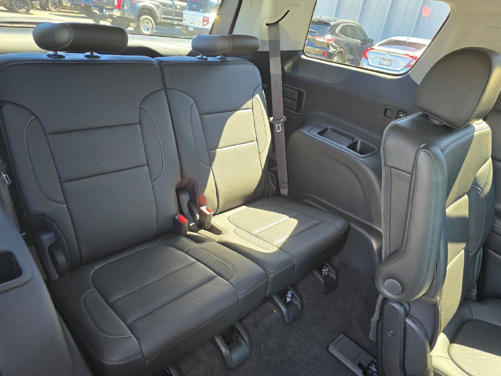 Used 2020 GMC Acadia SLT FWD image 12