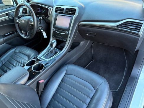 Used 2013 Ford Fusion SE image 26