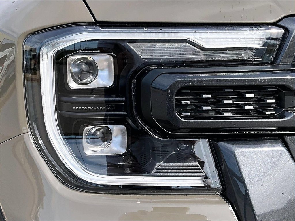 Used 2025 Ford Ranger Lariat w/ Convenience Package AWD/4WD image 12