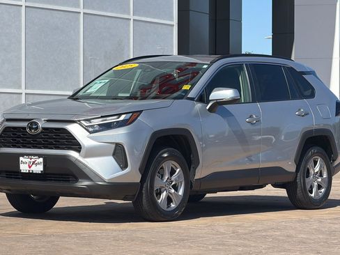 Used 2025 Toyota RAV4 XLE AWD/4WD image 8