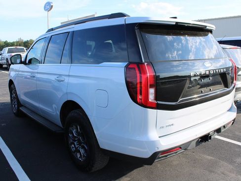 Certified 2025 Ford Expedition Active AWD/4WD image 8