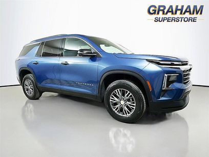 Used 2025 Chevrolet Traverse LT w/ Driver Confidence Package