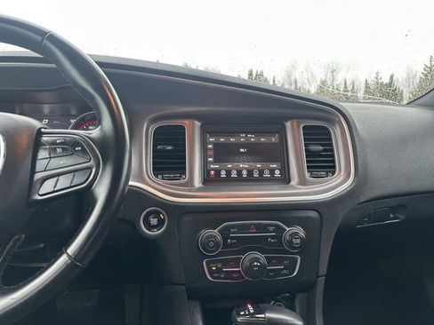 Used 2022 Dodge Charger SXT image 18