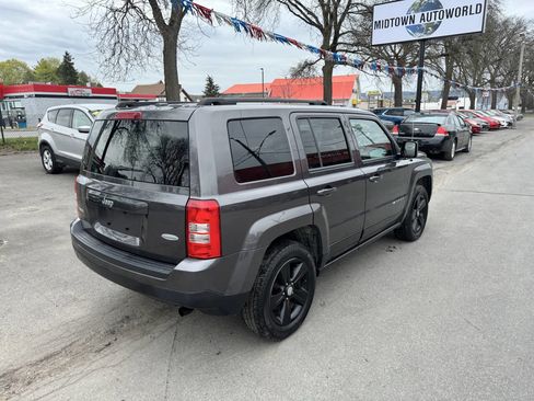 Used 2017 Jeep Patriot Latitude AWD/4WD image 5