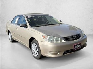 Used 2005 Toyota Camry LE FWD video 3