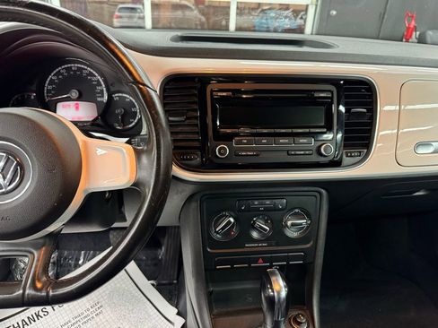 Used 2013 Volkswagen Beetle 2.5 image 20