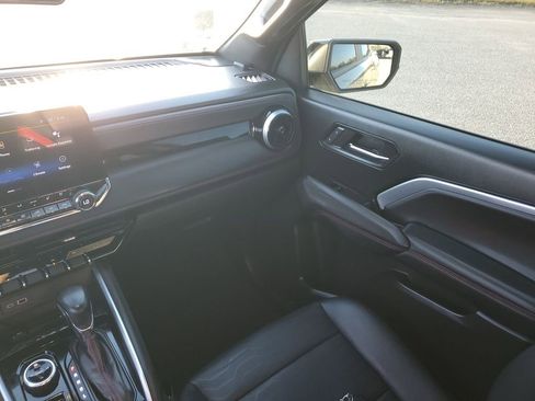 Used 2023 Chevrolet Colorado Z71 w/ Z71 Convenience Package 2 image 11