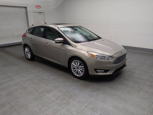 Used 2016 Ford Focus Titanium FWD image 11