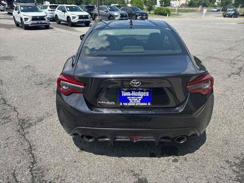 Used 2017 Toyota 86 RWD image 5