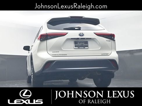 Used 2020 Toyota Highlander Limited image 18