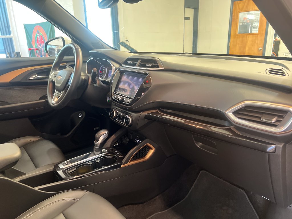 Used 2023 Chevrolet TrailBlazer ACTIV w/ Sun and Liftgate Package AWD/4WD image 46