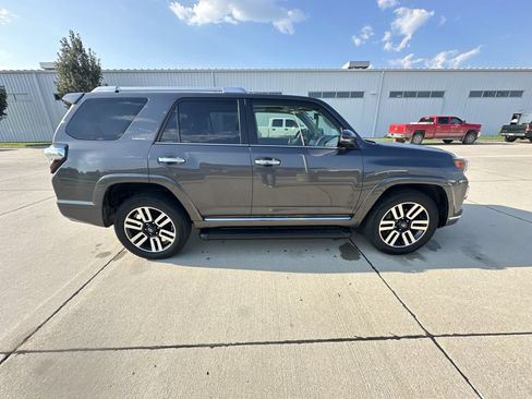 Used 2022 Toyota 4Runner Limited AWD/4WD image 15