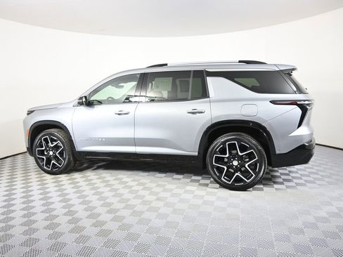 Used 2025 Chevrolet Traverse High Country w/ LPO, Floor Liner Package image 3