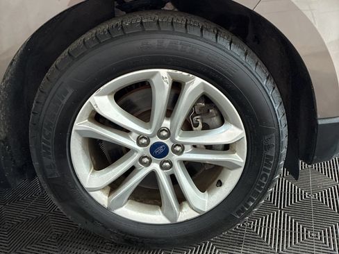 Used 2019 Ford Edge SEL w/ Equipment Group 201A AWD/4WD image 14