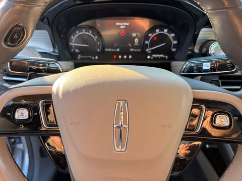 Certified 2022 Lincoln Corsair AWD w/ Premium Package image 16