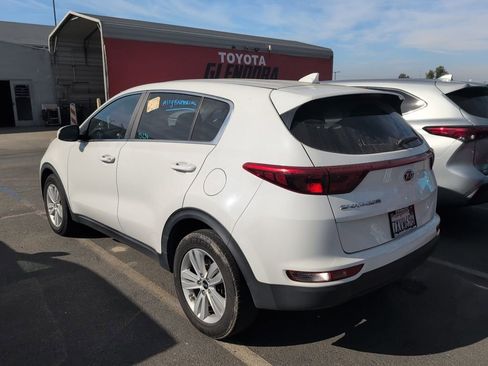 Used 2017 Kia Sportage LX image 3