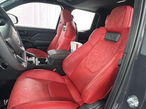 Used 2025 Toyota Tacoma TRD Sport image 10