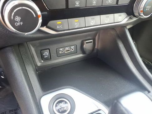 Used 2024 Nissan Sentra SV FWD image 22