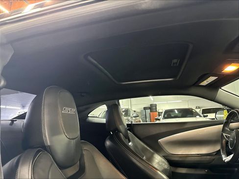 Used 2010 Chevrolet Camaro SS w/ RS Package RWD image 22