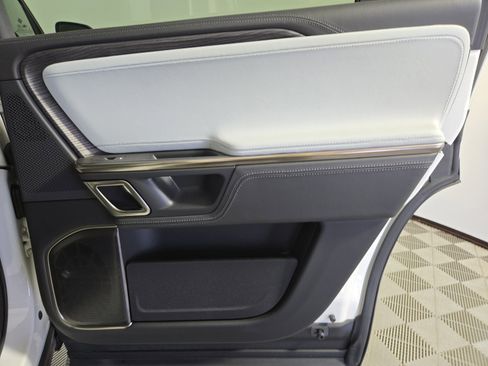 Used 2023 Rivian R1S Launch Edition AWD/4WD image 19