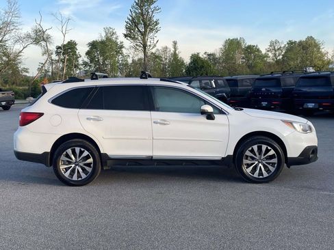 Used 2017 Subaru Outback 3.6R Touring w/ Popular Package #5A AWD/4WD image 30
