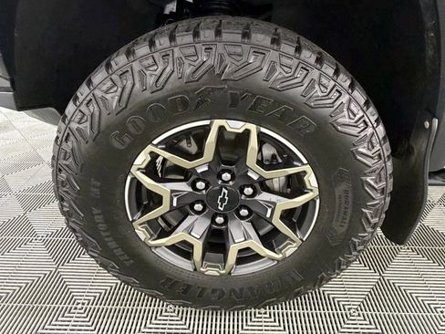 Used 2023 Chevrolet Colorado ZR2 w/ ZR2 Convenience Package III image 11