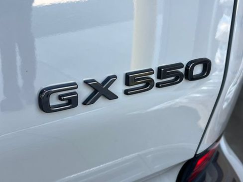 Used 2025 Lexus GX 550 w/ Accessory Package (32) AWD/4WD image 22