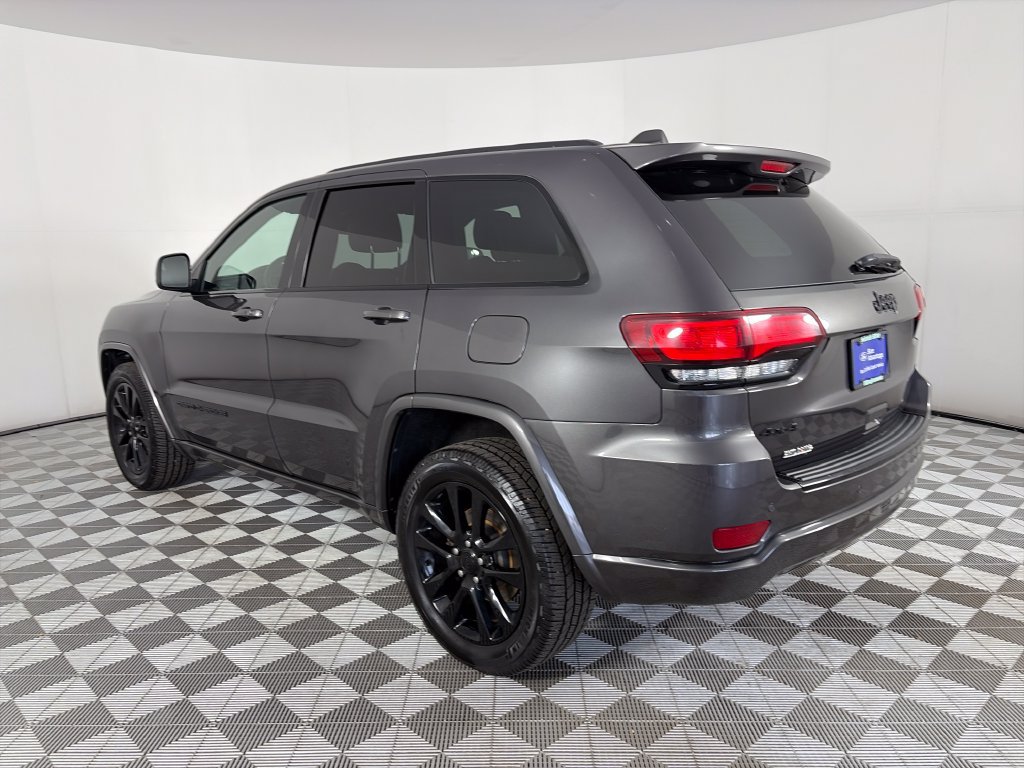 Used 2018 Jeep Grand Cherokee Altitude AWD/4WD image 5