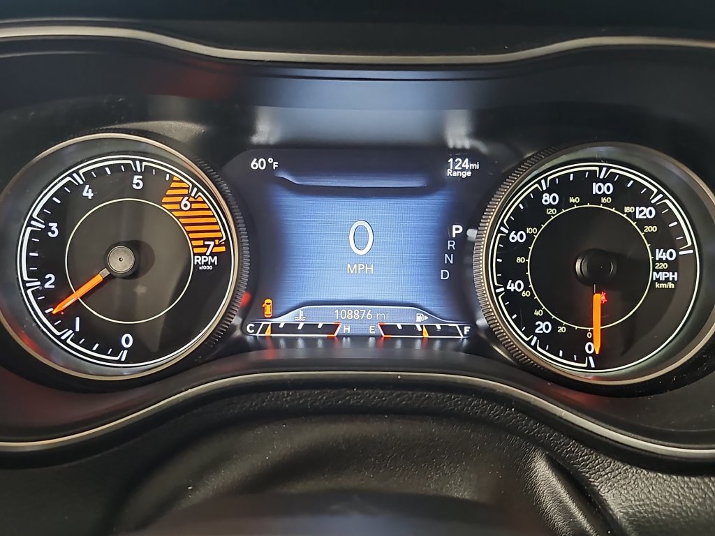 Used 2019 Jeep Cherokee Trailhawk AWD/4WD image 23