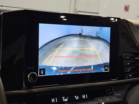 Used 2025 Toyota Camry SE image 31