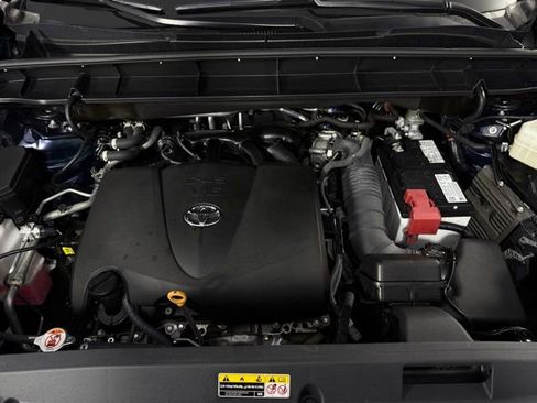 Used 2022 Toyota Highlander LE image 13