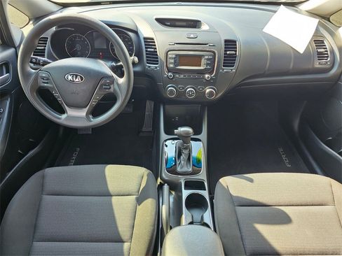 Used 2017 Kia Forte LX image 12