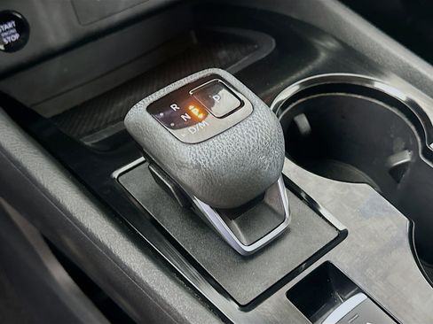 Used 2024 Nissan Rogue SV image 24