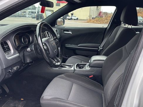 Used 2020 Dodge Charger SXT image 10