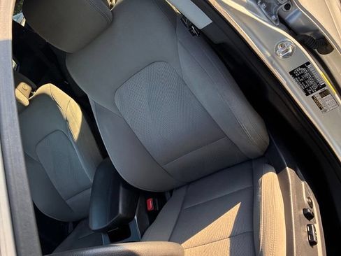 Used 2018 Hyundai Santa Fe Sport w/ 2.4L Value Package 02 FWD image 17
