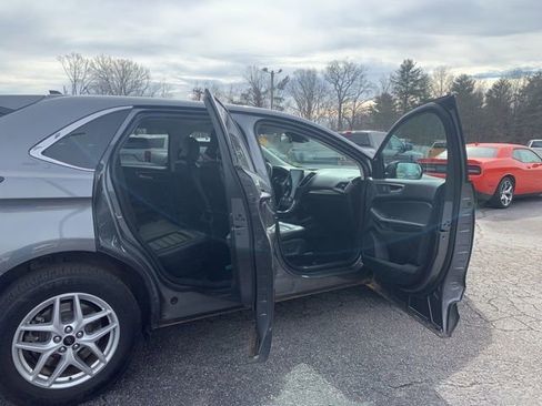 Used 2024 Ford Edge SEL image 11