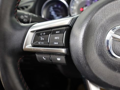 Used 2019 MAZDA MX-5 Miata Club w/ I-ACTIVSENSE Club Package RWD image 14