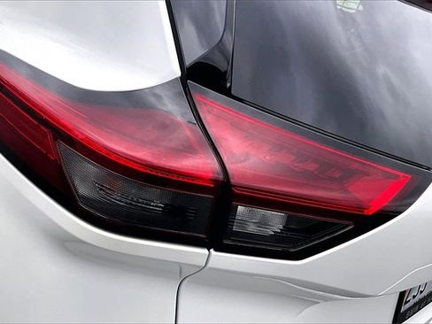 Used 2021 Nissan Rogue SL w/ Premium Package image 31