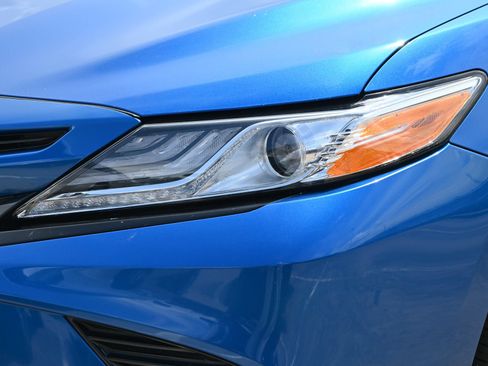 Used 2020 Toyota Camry XSE FWD image 28