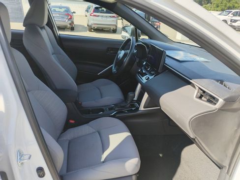 Used 2025 Toyota Corolla Cross AWD Hybrid image 32