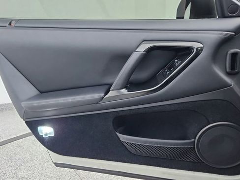 Used 2019 Nissan GT-R AWD/4WD image 15
