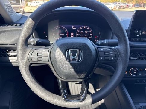 New 2025 Honda Accord SE image 5